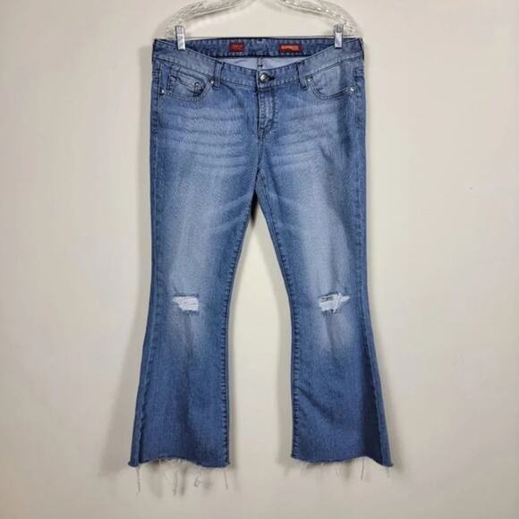 Express Jeans Stella Fit &‎ Flare Distressed Blue Jeans Womans Size 12L - Picture 15 of 15